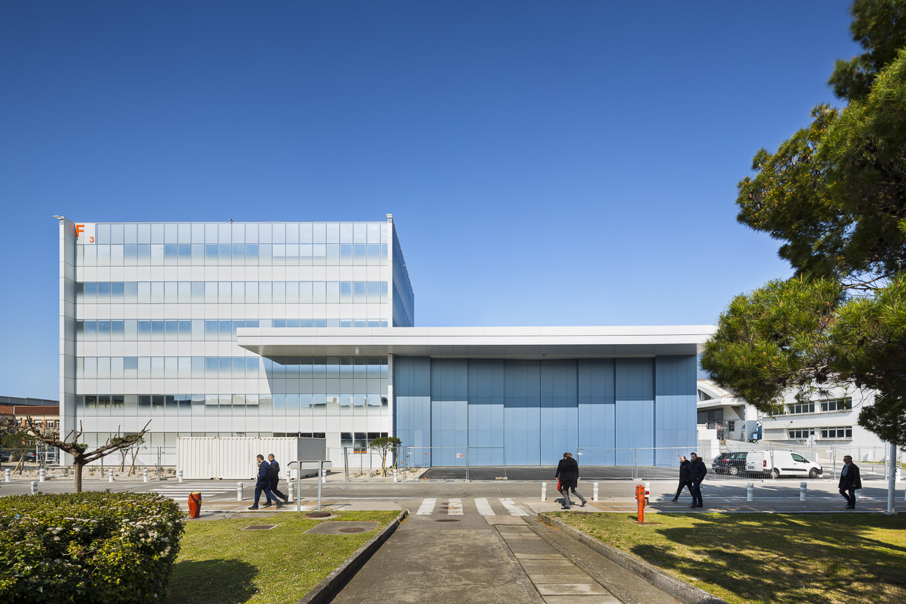 photo-sergio-grazia-2016-MICHEL REMON-bureaux airbus-marignane-ECR-B-02